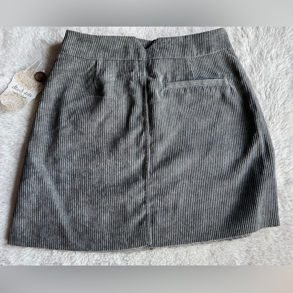 NWT ALTERED STATE GREY CORDUROY MINI SKIRT SIZE SMALL - Picture 2 of 3